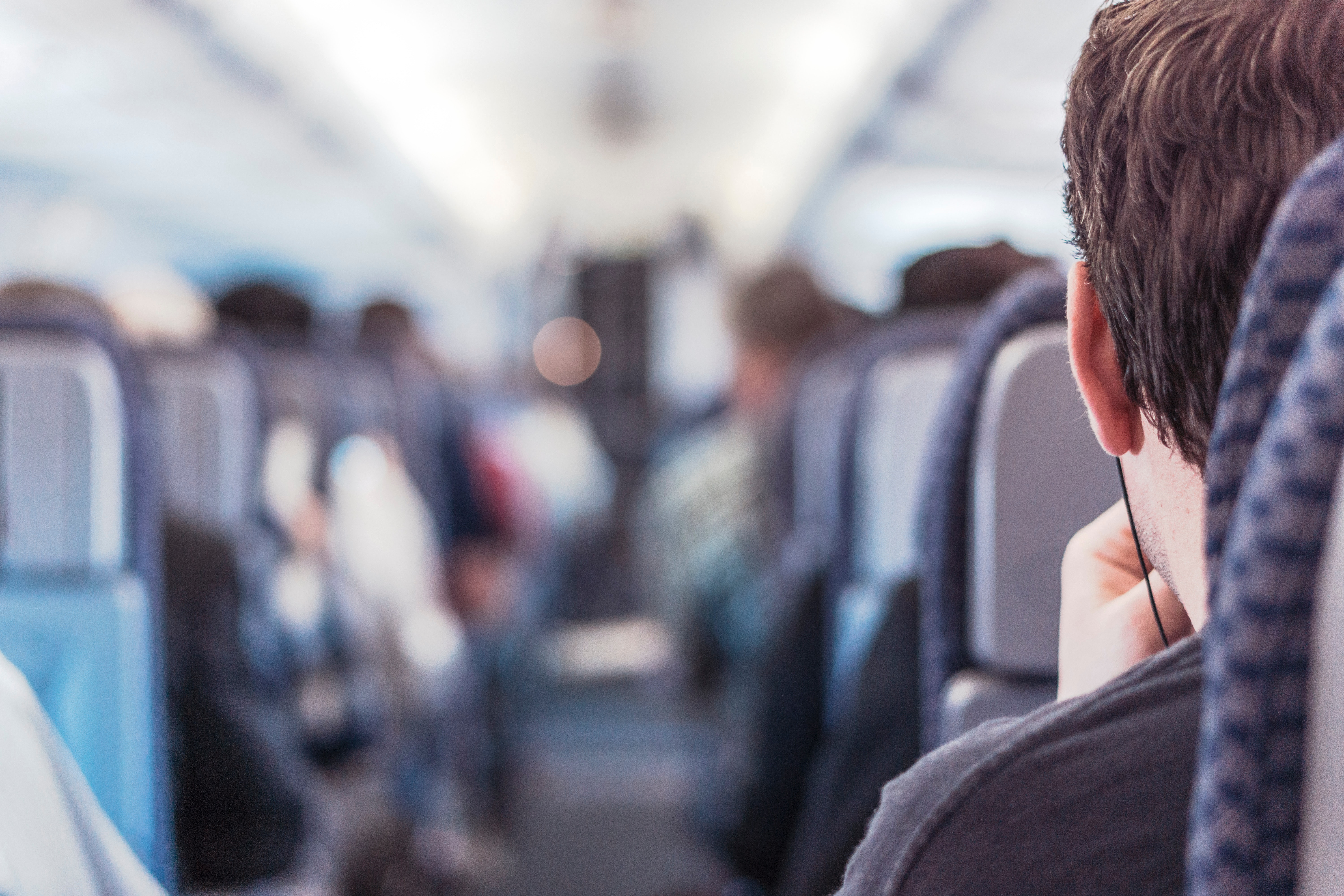 How to Manage Your Business Travel to Fly First Class for Free