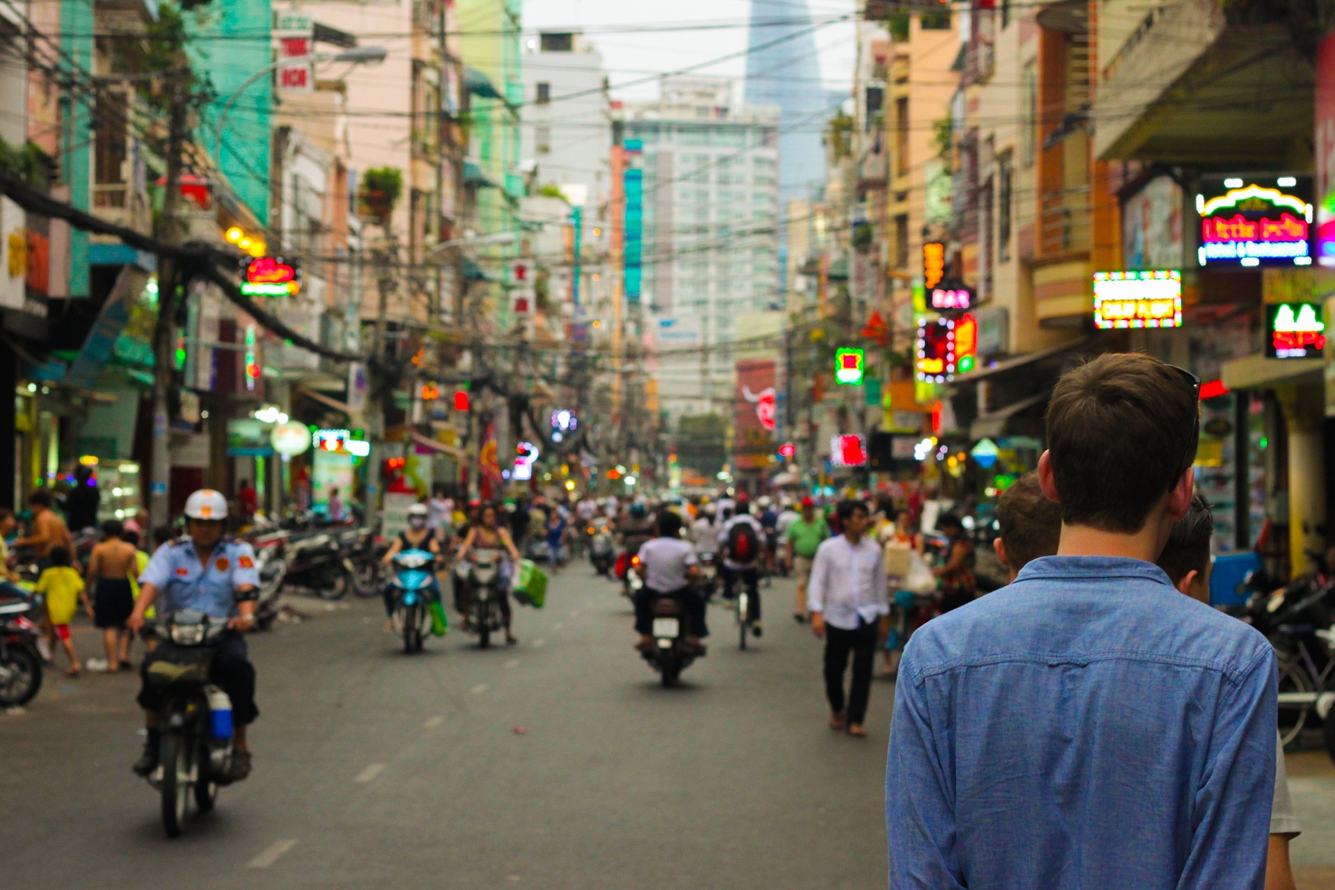 Is the Expat Lifestyle Right for You? Points to Consider